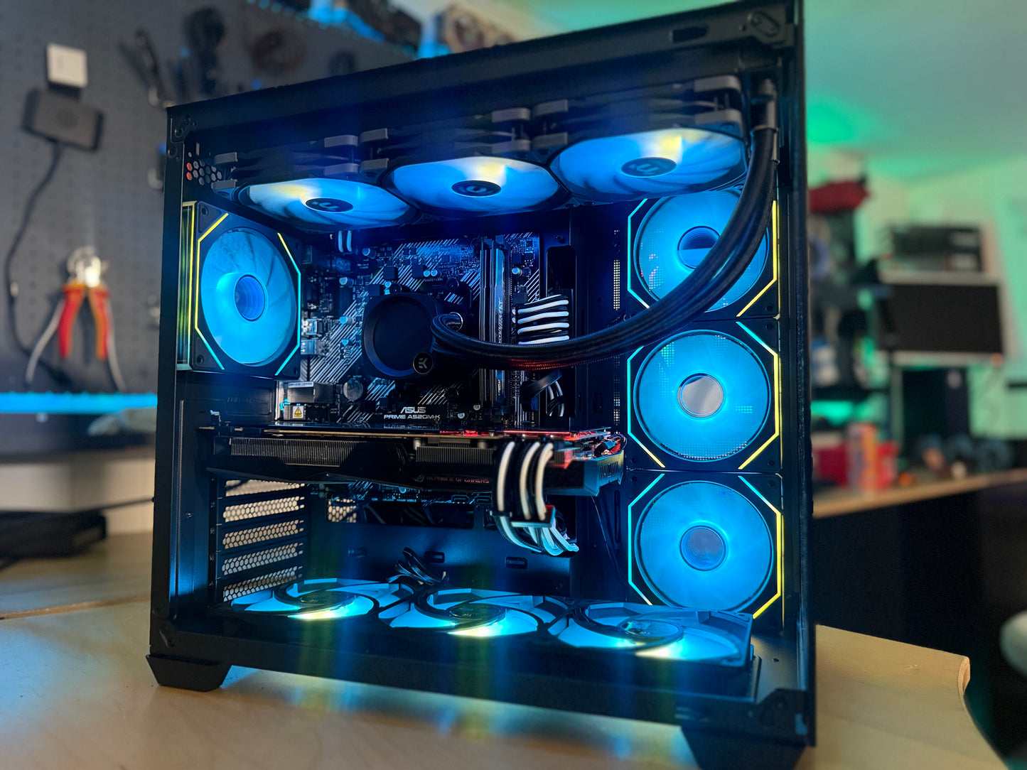 Intel i5 14600K - Intel Arc B580 - 32GB DDR4 - 2TB SSD